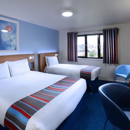 קאסלנוק Travelodge Dublin Phoenix Park מראה חיצוני תמונה