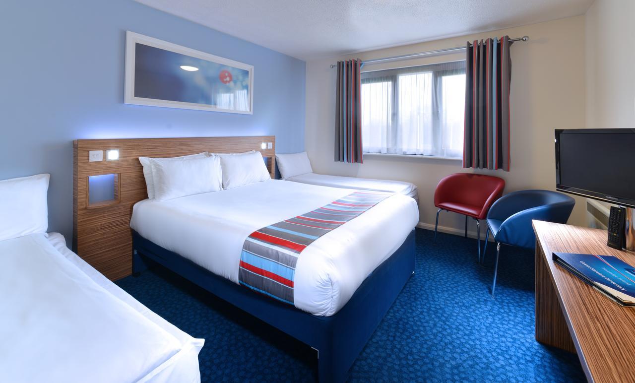 קאסלנוק Travelodge Dublin Phoenix Park מראה חיצוני תמונה