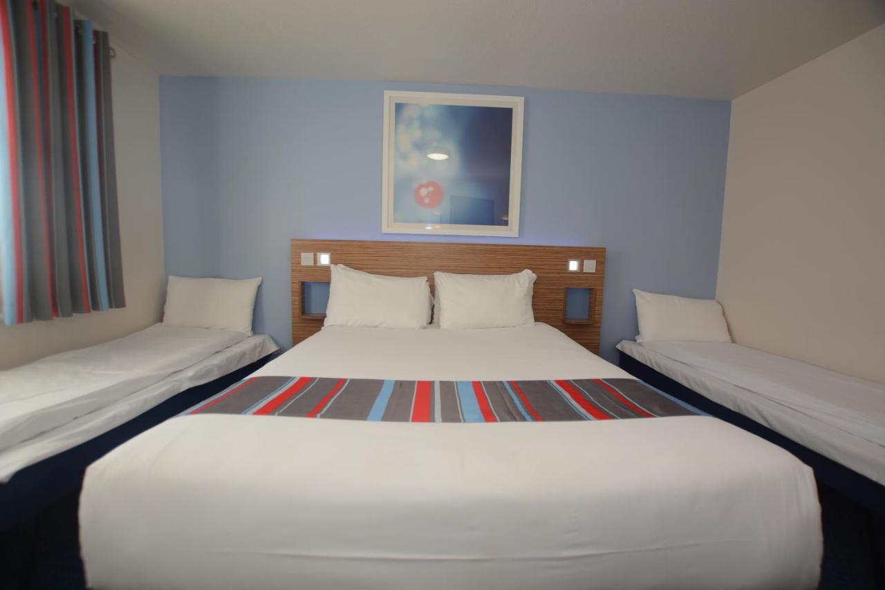 קאסלנוק Travelodge Dublin Phoenix Park מראה חיצוני תמונה