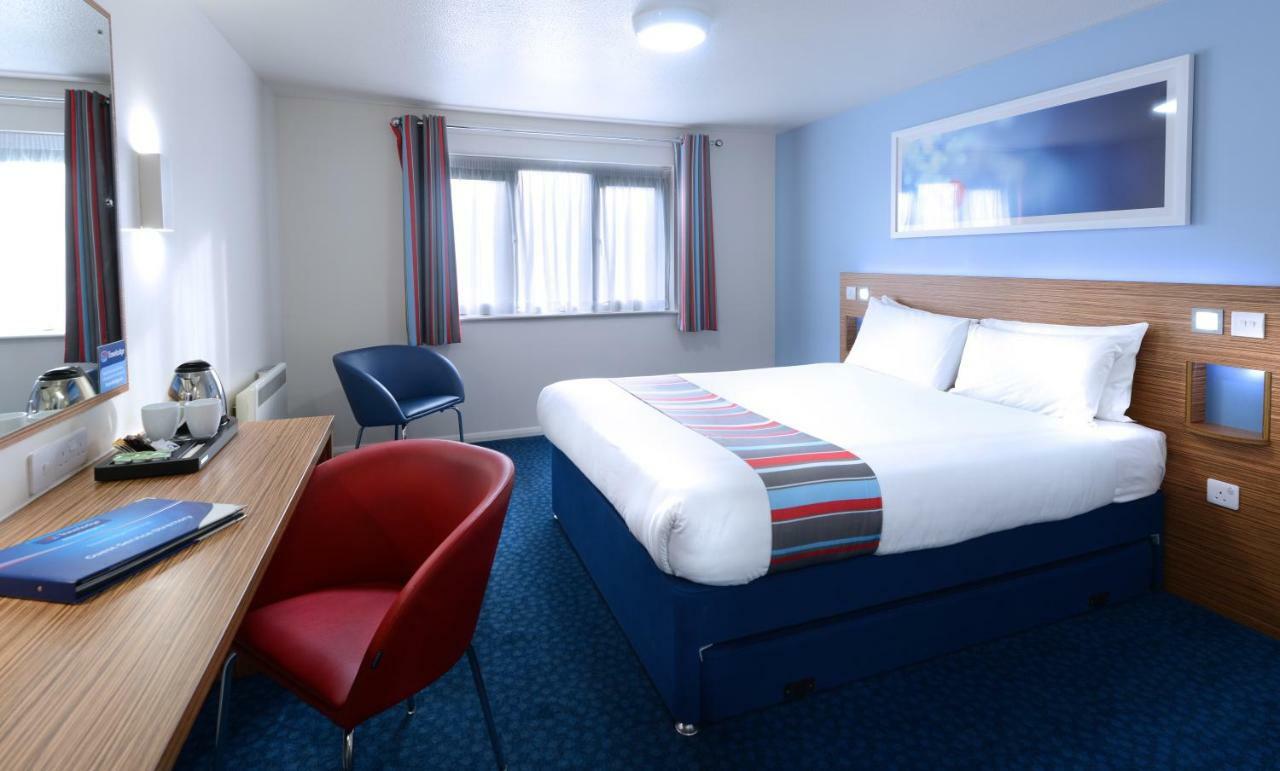 קאסלנוק Travelodge Dublin Phoenix Park מראה חיצוני תמונה